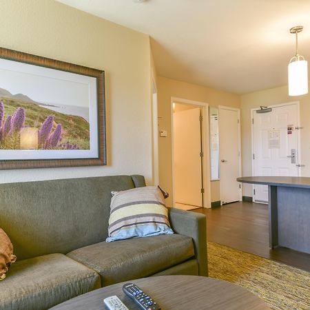 Candlewood Suites Medford By Ihg Exterior foto