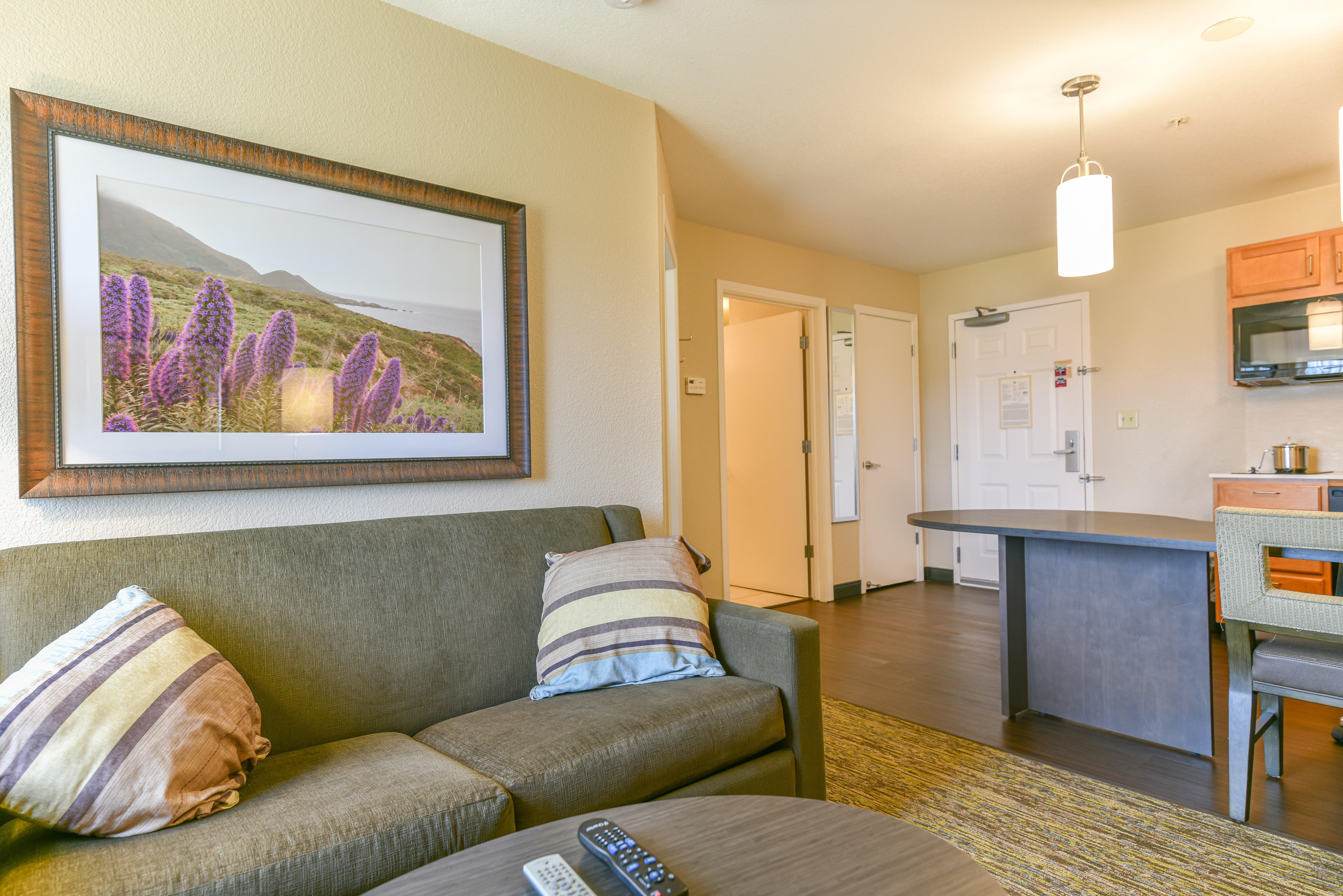 Candlewood Suites Medford By Ihg Exterior foto