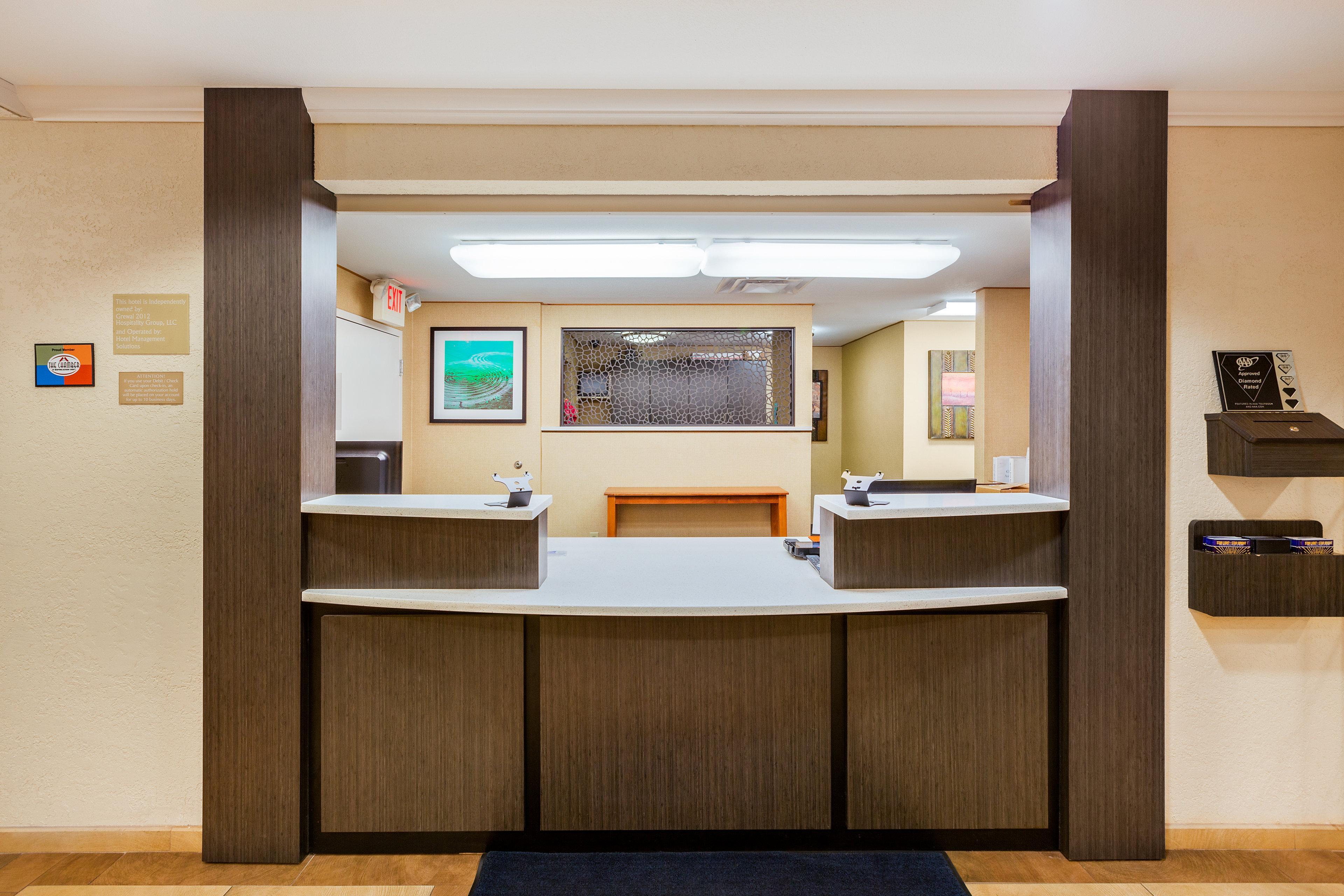 Candlewood Suites Medford By Ihg Exterior foto