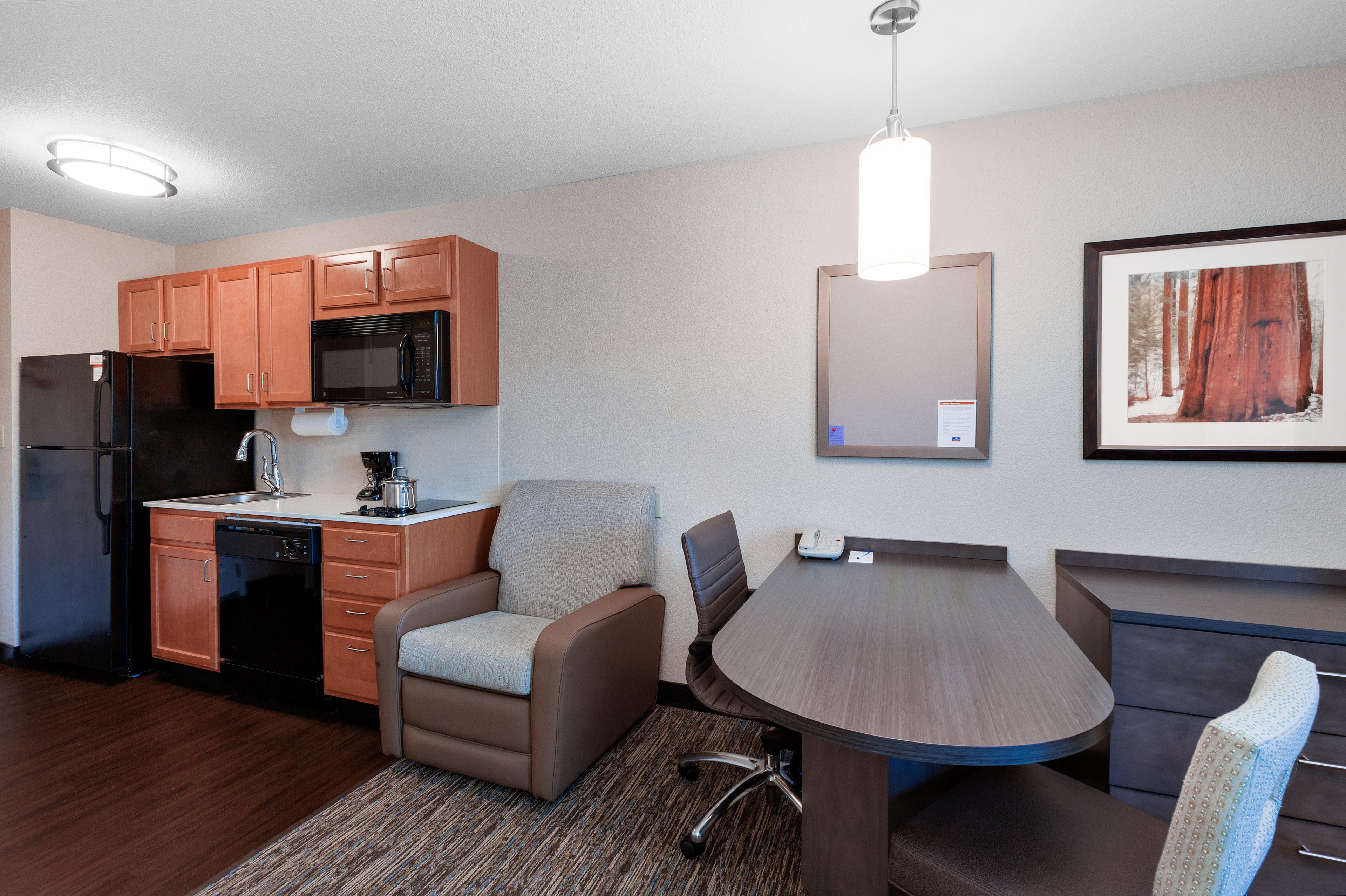 Candlewood Suites Medford By Ihg Exterior foto