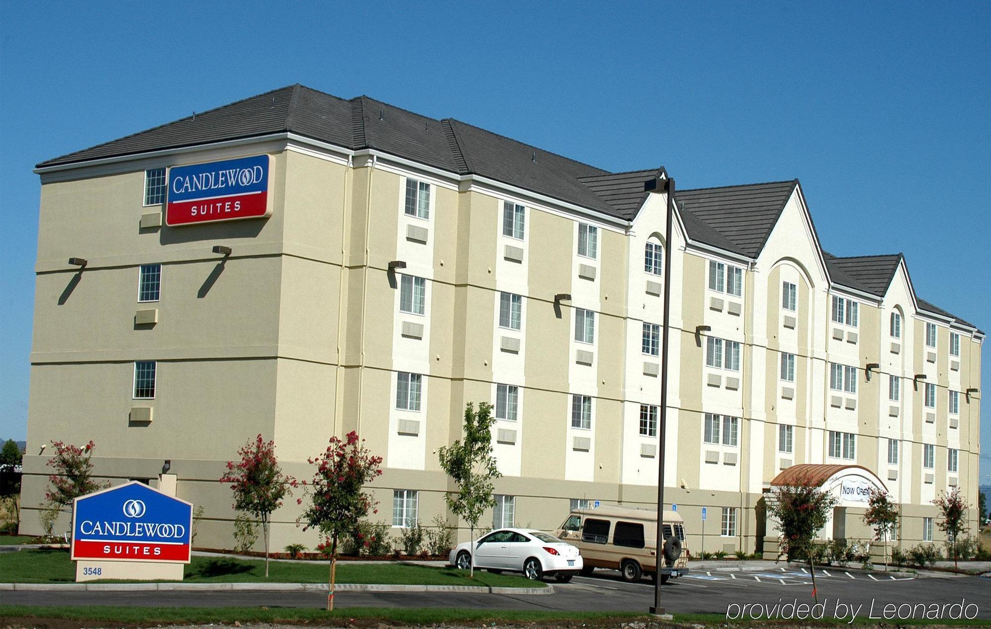 Candlewood Suites Medford By Ihg Exterior foto